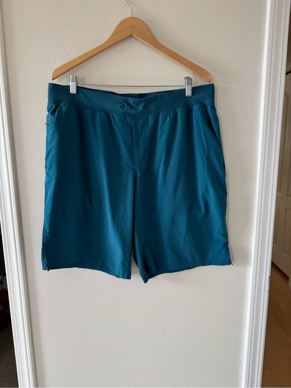 Lululemon Men’s Sz XXL T.H.E. Short 11” Linerless Bermuda Teal